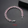 Elegante pulsera plateada con corazones de circón rojo, longitud total de 17 cm - 19cm / Rojo Rubí