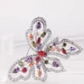 Elegante spilla a farfalla con zirconi cubici multicolore e placcatura in oro bianco - Stile Farfalla Colorata (X14062105)