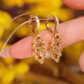 Elegant vintage leaf drop earrings with brown crystal pavé in Maillard gold finish - Full Rhinestone Leaf Style (E3943) / Light Burgundy Champagne