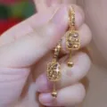 Elegant gold-tone vintage drop earrings featuring sparkling brown rectangular crystals. - Rectangular Frame Tassel Style (E4238) / Champagne
