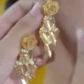 Detailed view of elegant gold rose tassel earrings with sparkling rhinestones texture - Rose Stud With Mesh Leaf Tassel (E4872金)