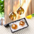 Paar bernsteinfarbene facettierte 40-mm-Kristallkugel-Suncatcher in Premium-Geschenkbox - Einzelstück / Braun