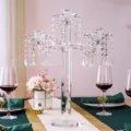 Eleganter europäischer 3-arm Kristallglas-Kerzenständer mit Kristallperlen für Hochzeiten - 3-Köpfig
