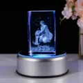 3D-laser-gravierter Wassermann-Sternzeichen-Kristallwürfel mit silbernem LED-Sockel - Wassermann (Runder Sockel)