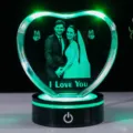 Gepersonaliseerd hartvormig kristallen lamp met 3D lasergravure en groene LED - "I Love You" Bruiloft Kristal + Zwarte Ronde Voet