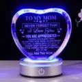 Lichtgevend hart kristallen ornament met blauwe LED-basis en gravure voor mama, cadeau. - "VOOR MIJN MAMA" Kristal + Witte Ronde Voet