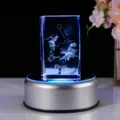 Pisces Sternzeichen 3D Lasergravur Kristall Dekoration mit silberner LED-Lichtbasis - Fische (Runder Sockel)