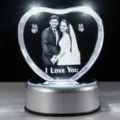 Aangepast hartvormig 3D lasergegraveerd kristallen fotocadeau met LED-basis voor jubileum - "I Love You" Huwelijksstijl (Cilindrische voet)