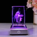 3D-Laser-gravierter Löwe-Sternzeichen-Kristall mit LED-Lichtsockel und rosa Effekt - Löwe (Kristallwürfel + Quadratischer Sockel)