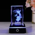 3D-lasergraviertes Skorpion-Sternzeichen-Kristallornament mit leuchtendem LED-Lichtsockel - Skorpion Kristallwürfel + Quadratischer Sockel / Transparent