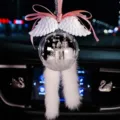 Weißer Engel Flügel Kristallkugel Auto Anhänger mit rosa Schleife und flauschigem Pelzbesatz - Rosa Band Weiße Flügel Mit Kunstpelz / Klarweiß