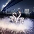 Elegant crystal heart-shaped swan car interior ornament with white feathery base - Transparent Swan with Feather and Anti-slip Mat / Clear