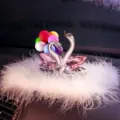 Ornamento per auto cigno in cristallo con cuori rosa sfaccettati e palloncini colorati - Pink with feather non-slip mat with colorful balloons