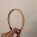 Serre-tête fin en satin rose élégant pour femme avec étiquette fait main - Rose