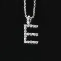 Collar estilo hip hop con colgante de letra E en tono plateado con circonitas brillantes - Letra E (N20080601-Rh-E)