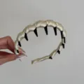 Elegant champagne gold satin pleated headband with black non-slip inner comb teeth. - Wavy Headband(65#) / Light Green
