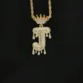 Gouden hip-hop hanger met kroon en letter J aan een dikke gouden gedraaide ketting - Letter J Stijl (N21030201-J) / Goud