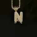 Gouden ketting met letter N hanger, kroon en drip effect voor een stoere hiphop look - Letter N Stijl (N21030201-N) / Goud