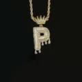 Iced out gouden letter P hanger ketting met kroon en druppelontwerp voor hiphopstijl - Letter P Stijl (N21030201-P) / Goud
