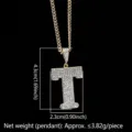 Collar con colgante de letra T dorada con micro pavé de circonitas en cadena cubana - Letra T / Dorado