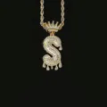 Hip hop iced out letter S hanger ketting met gouden kroon en druppel effect stenen - Letter S Stijl (N21030201-S) / Goud