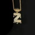 Glinsterende iced out hiphop ketting met letter Z hanger en gouden kroon ontwerp - Letter Z Stijl (N21030201-Z) / Goud
