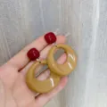 Vintage French style geometric round resin hoop earrings in red and khaki finish - Retro Irregular Round (Coffee) / Brown