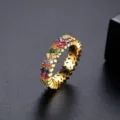 Elegante anillo de doble fila de circonitas baguette arcoíris en un brillante acabado dorado - Talla 7 / Oro (Zirconita Multicolor)