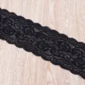 Schwarzes elastisches Blumen Spitzenband für Kleidungszubehör und handgefertigte DIY-Projekte - 2 Yards / Schwarz
