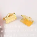 Coppia di fermagli per nastri dorati con puntini testurizzati per gioielli fai da te - Terminali per Nastri / 10 Pezzi/Pacco / Oro
