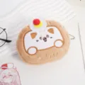 Vista dettagliata di un simpatico portamonete in peluche a forma di torta animale ricamata - Marrone