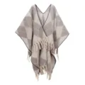 Dettaglio dello scialle in maglia a rombi invernale con texture morbida e nappe - 165x125cm / 05# Argyle Grigio Riso Chiaro