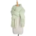 Bufanda de invierno de imitación de mohair suave y gruesa con borlas grandes en verde menta - 215x38cm / Verde Hierba Claro