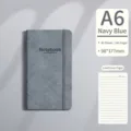 Dunkelblaues A6-Notizbuch aus Kunstleder mit 160 linierten Seiten und Gummiband - A6 / Gewebte Textur Geprägt (Marineblau) / 80 Stück/Packung