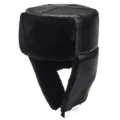 Premium zwarte kunstlederen ushanka wintermuts met warme en dikke zwarte bontvoering - Eén Maat (58cm Omtrek) / Leren Oppervlak Zwarte Stof Zwart Bont