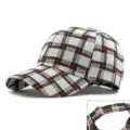 Berretto da baseball a quadri traspirante con motivo nero bianco rosso e fibbia regolabile - Quadri Beige