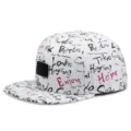 Witte hip-hop baseballpet met platte rand en zwart en roze graffiti-letterprint - Letterprint Platte Rand / Wit