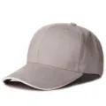 Gorra de béisbol gris lisa para hombre y mujer con un elegante detalle de borde blanco en la visera - 6 Paneles Gris Blanco Sándwich (Hebilla de Cobre)