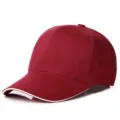 Gorra de béisbol granate ajustable con detalle de visera sándwich blanca - Ajustable (56-60cm) / Estilo de 6 Paneles (Hebilla de Cobre) / Burdeos con Blanco