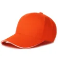 Gorra de béisbol clásica naranja brillante con detalle de visera sándwich blanca - Ajustable (56-60cm) / Estilo de 6 Paneles (Hebilla de Cobre) / Naranja con Blanco