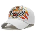Weiße atmungsaktive Mesh-Baseballkappe mit lebhaftem Tiger-Print für sommerlichen Sonnenschutz - Tigerkopf / Weiß