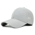 Hellgraue, schnell trocknende Sport-Baseballkappe mit lasergeschnittenen Belüftungslöchern - Hellgrau / XL (59-62cm)