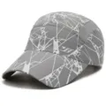 Berretto da baseball grigio leggero con stampa geometrica bianca per protezione solare - Regolabile (56-60cm) / Motivo a Linee (Tipo 1) / Grigio chiaro