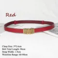 Rode verstelbare echt leren dames riem met een stijlvolle goudkleurige metalen gesp - Rood