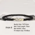 Minimalistischer schwarzer elastischer Plisseegürtel mit goldener Strass-Schnalle - Stil G