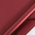 Hochwertige weinrote Geschenkpapierrolle mit Perlglanz für elegante Geschenkverpackungen - Perlmutt-Weinrot / 0.43*10M