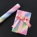 Schimmerndes irisierendes Regenbogen-Geschenkpapier mit Glitzer für Luxusverpackungen - Regenbogenfarben / 10m Rolle