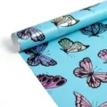 Hellblaue Geschenkpapierrolle mit glänzenden holografischen Schmetterlingsmustern - Flatternde Schmetterlinge (5754679920607) / 3m Rolle