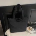 Bolso tote acolchado negro de gran capacidad para mujer, bolso de hombro versátil - Negro