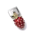 Detail of a mini realistic strawberry charm with red enamel and gold accents. - Simulation Strawberry Style (11) / Red